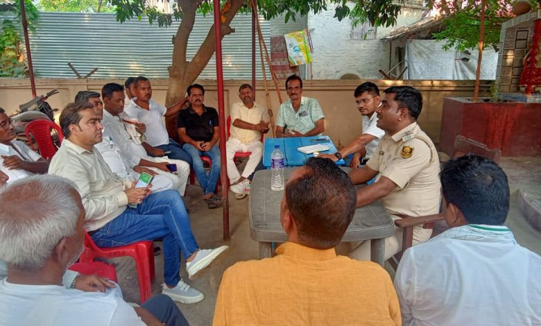 Bihar News-Peace Committee meeting was organized in the police station premises on the occasion of Bakrid festival.