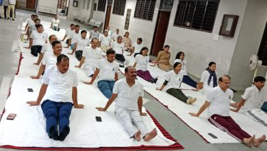 Prayagraj News: Yoga camp was organized on the occasion of International Yoga Day in the District Court premises.