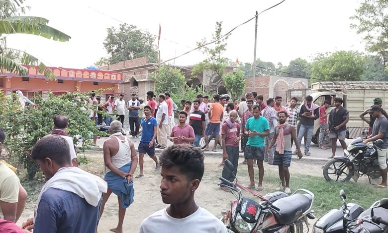 Bihar News-Biker dies tragically after being hit by uncontrolled vehicle