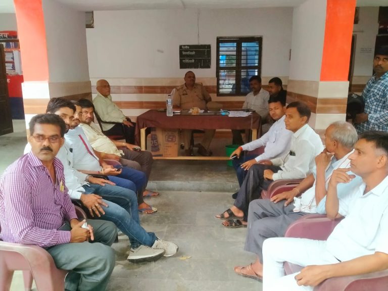 अम्बेडकर नगर न्यूज : पत्रकार पर हुए हमलें के संबंध में ग्रापए का एक प्रतिनिधिमंडल थानाध्यक्ष से मिला कठोर कार्यवाही की मांग की
