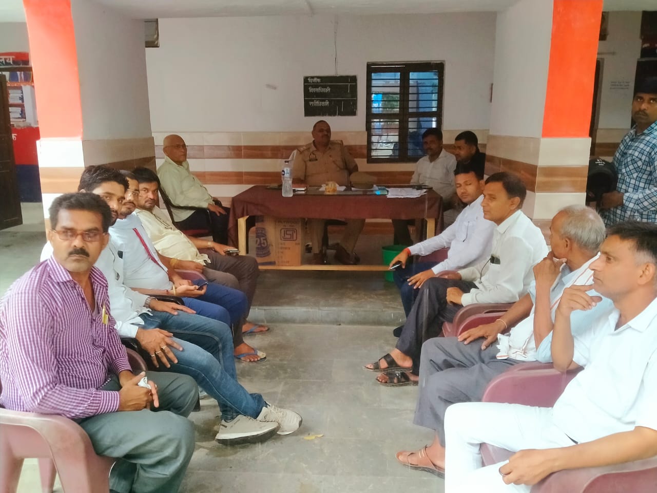 अम्बेडकर नगर न्यूज : पत्रकार पर हुए हमलें के संबंध में ग्रापए का एक प्रतिनिधिमंडल थानाध्यक्ष से मिला कठोर कार्यवाही की मांग की