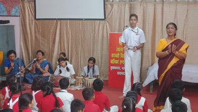 Prayagraj News : ग्रीष्मावकाश के बाद विद्यालय पुनः खुलने पर ज्वाला देवी सरस्वती विद्या मंदिर सुभाष नगर मंफोर्डगंज में सभी भैया बहनों का पुष्प वर्षा एवं रोली- टीका लगाकर किया गया स्वागत