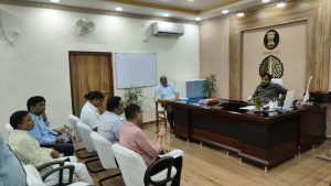 Bihar News- District Mr. Yashpal Meena held a meeting in the Collectorate to streamline and streamline the lifting and distribution of FCI food grains

