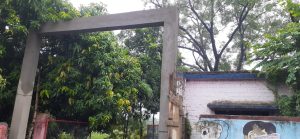 Bihar News-An application was given to the DM regarding the irregularities in the construction of the gate at the main entrance of High School Pokharera