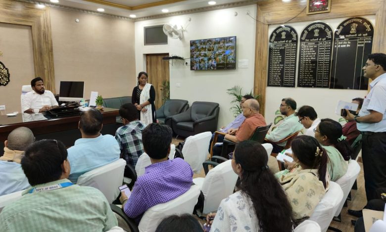 Bihar News- Achieve 100% target under Sampoornata Abhiyan: DM