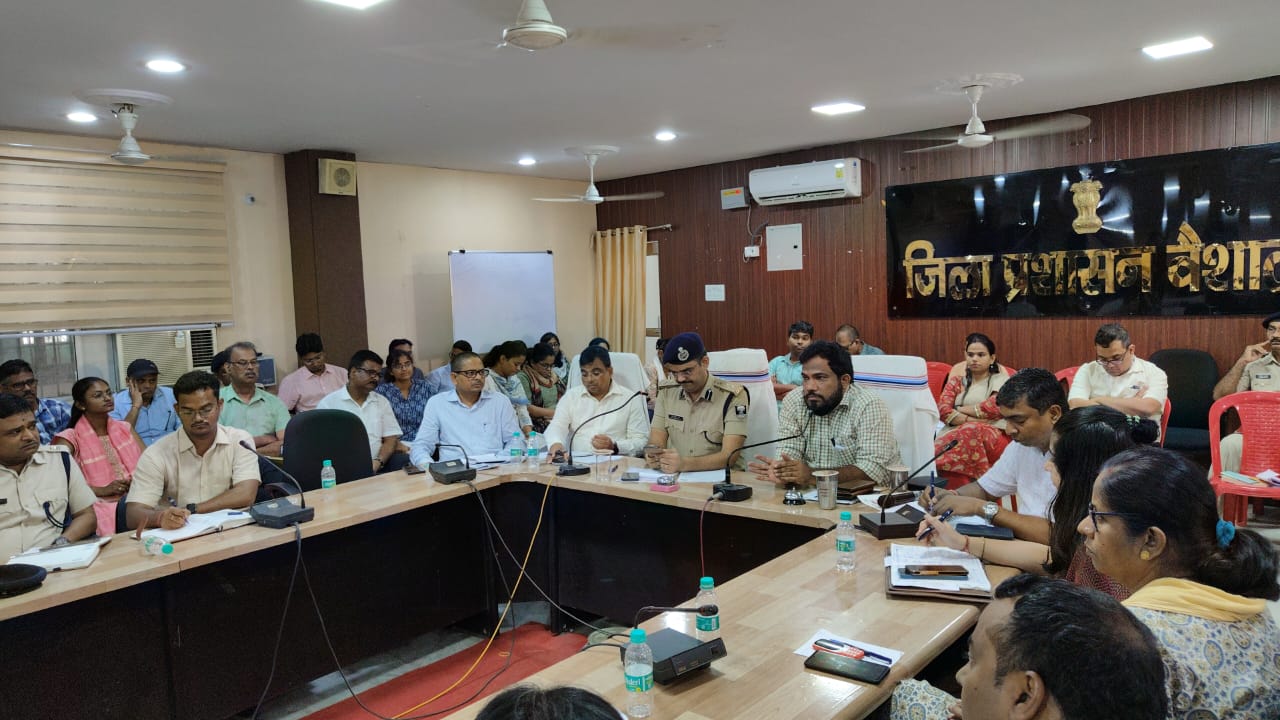 Bihar News-DM and SP did a joint briefing  