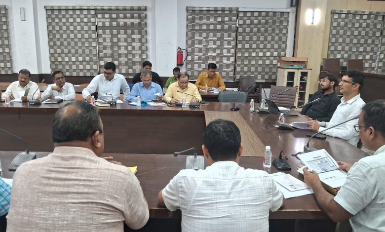 Prayagraj News: Coordination meeting concluded with inter-departmental officers related to digging and construction of roads under the chairmanship of Divisional Commissioner