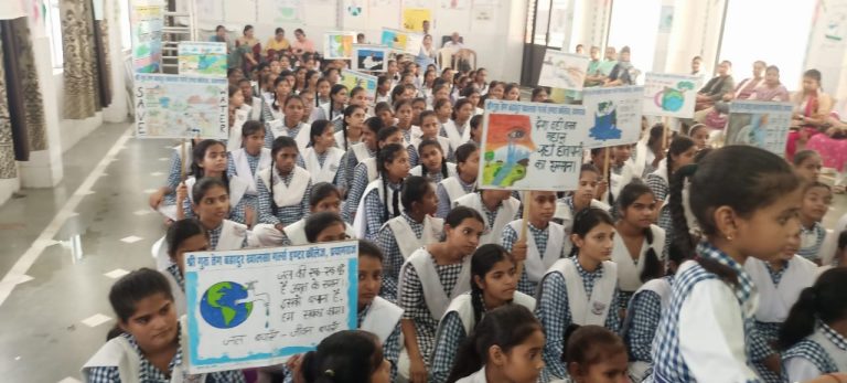 Prayagraj News: Message of water conservation given through art, essay and poster competition
