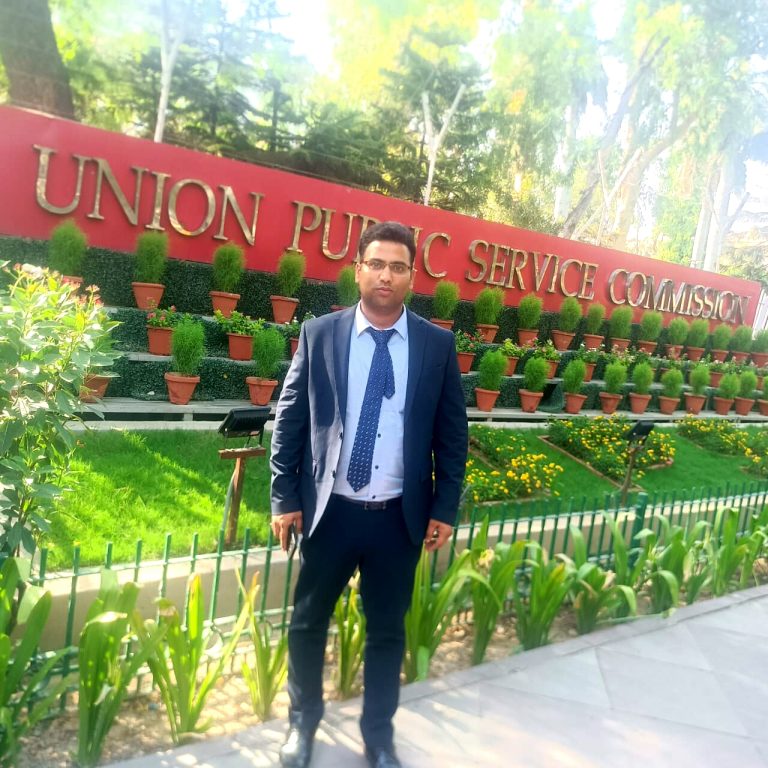 Ambedkar Nagar News: Ramkesh Singh brought glory to the region by passing the UPSC exam  