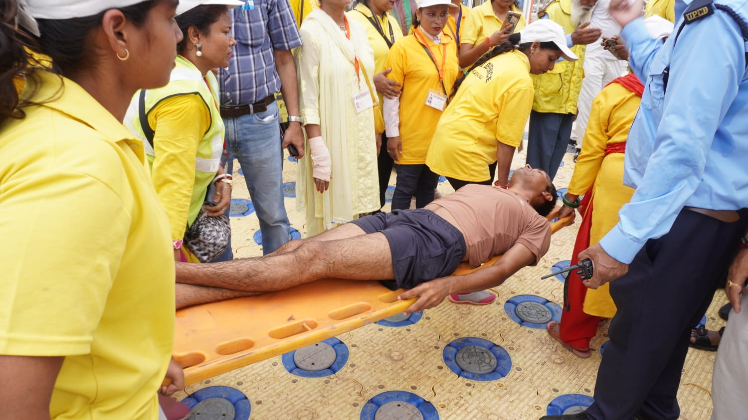 Prayagraj News: A “state level mock exercise” was organized under the chairmanship of the District Magistrate to prevent flood disaster  