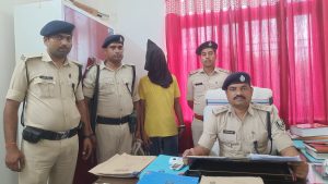 Bihar news: Robber arrested along with looted e-rickshaw