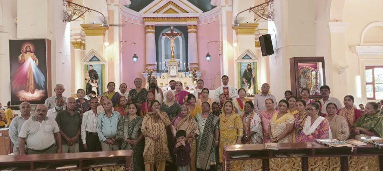 Agra News Grand Parents Day was celebrated in St. Patrick's Church, Agra