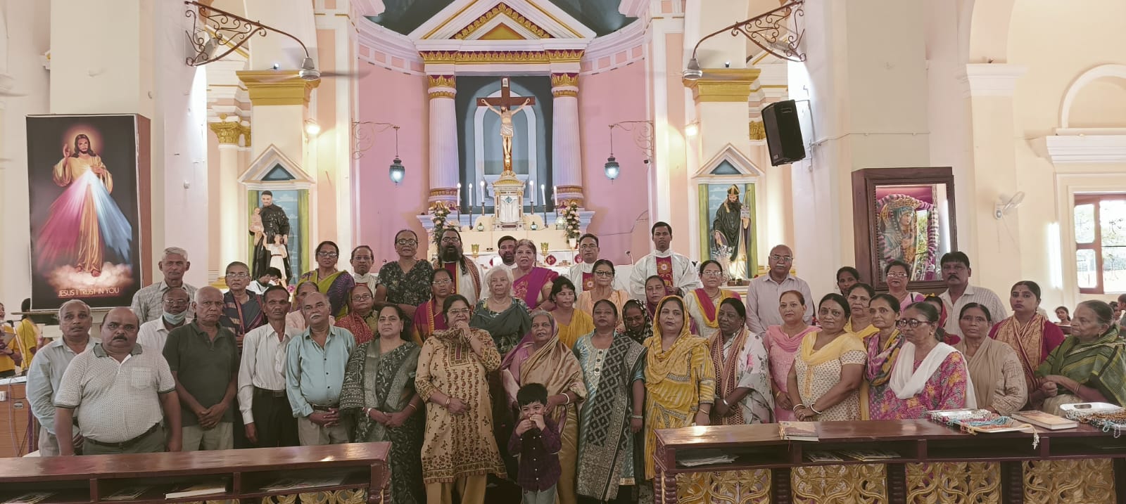 Agra News Grand Parents Day was celebrated in St. Patrick's Church, Agra