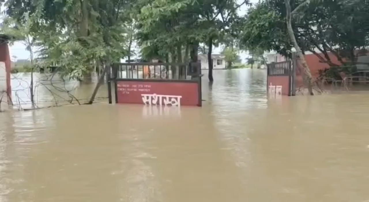 Bihar News SSB 21st battalion's Jhandu Tola Rohua camp water entered