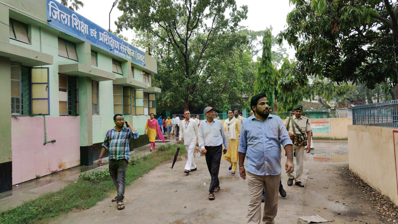 Bihar News- Coordination and exchange of ideas and information between government and private schools will create a better environment of education: DM