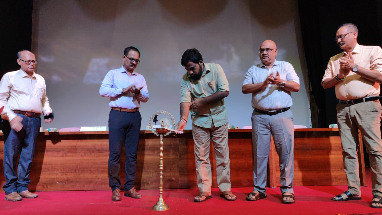 Bihar News- After receiving training with dedication and devotion, discharge your duty with honesty. Amin DM