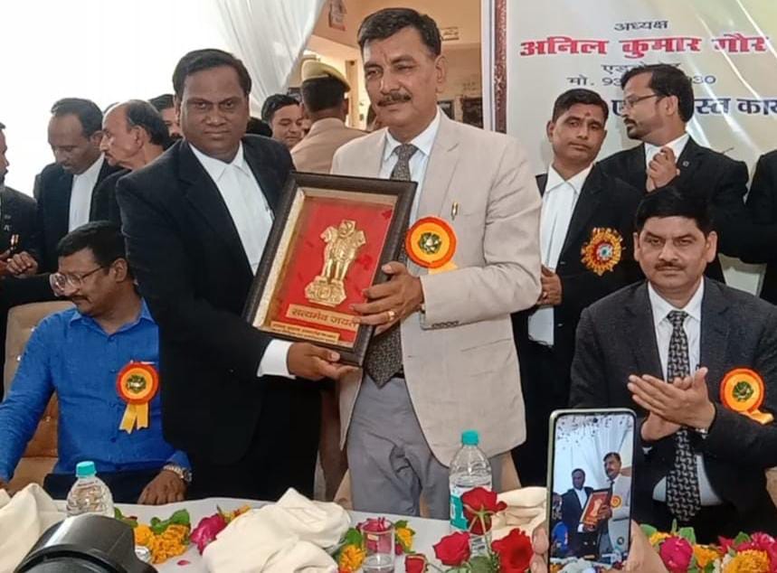 Etawah News: Oath was administered to the new officials of DBA Etawah.