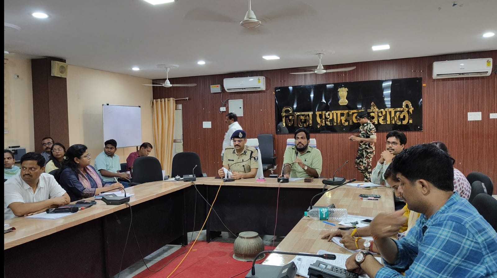 Bihar News-Teacher appointment competitive examination from today. The examination will be held on 19, 20 and 21 July. DM and SP did joint briefing.
