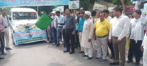Prayagraj News :भूजल संरक्षण हेतु जनमानस में जागरूकता बढ़ाने के उद्देश्य से जल संरक्षण एवं संचयन से सम्बन्धित दी गयी जानकारी, पम्फ्लेट इत्यादि का किया गया वितरण