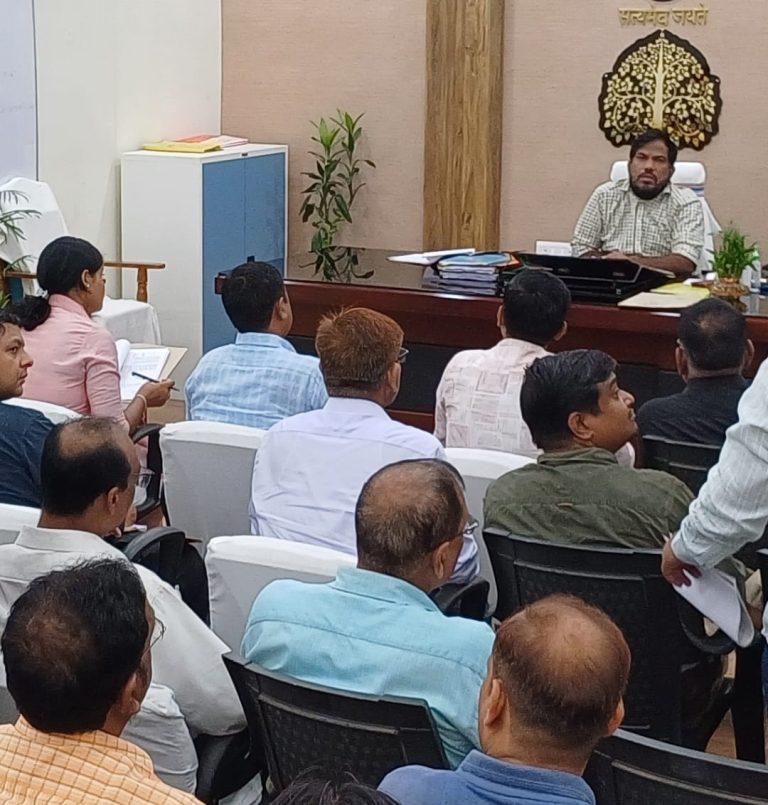 Bihar News-DM gave necessary instructions for prevention of road accidents