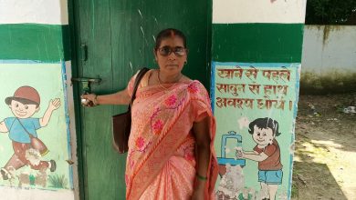 Ambedkar Nagar News Villagers suffer due to the arbitrariness of Anganwadi worker, the center is always closed.