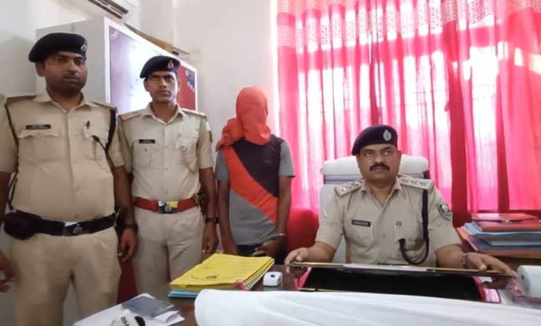 Bihar News: Thief arrested with double barrel gun and cartridges stolen from Indian Bank