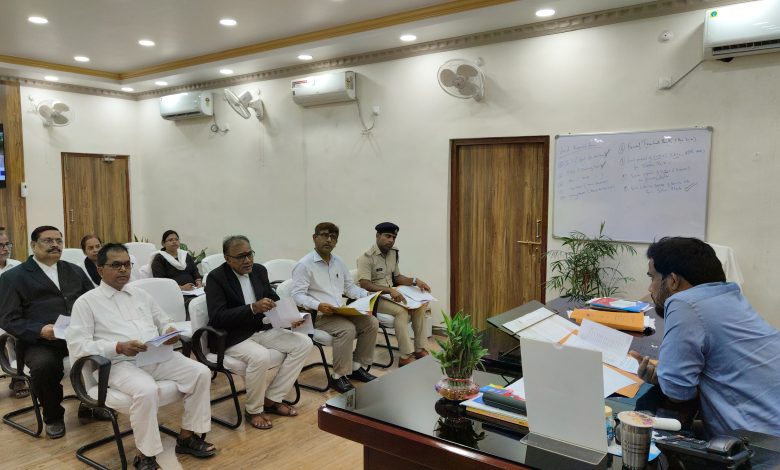Bihar News-District Officer conducted a thorough review of cases related to human trafficking