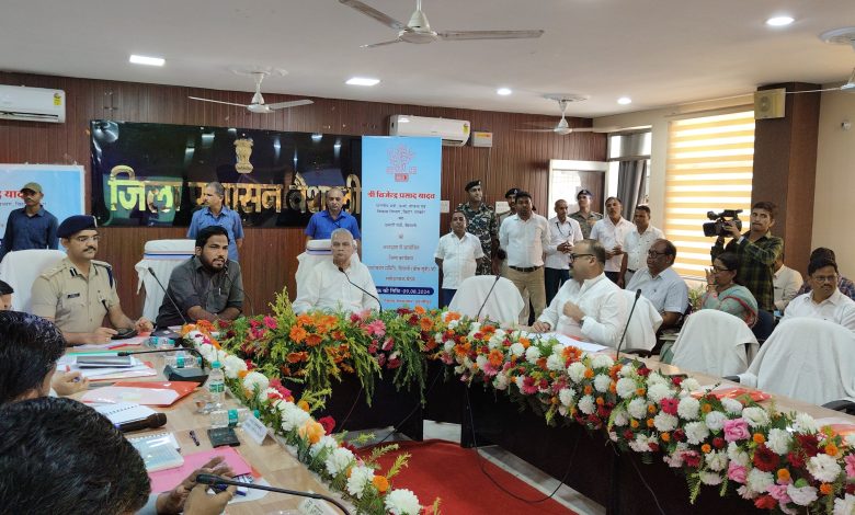 Bihar News-Public representatives should publicise the schemes being run by the government: Minister in charge