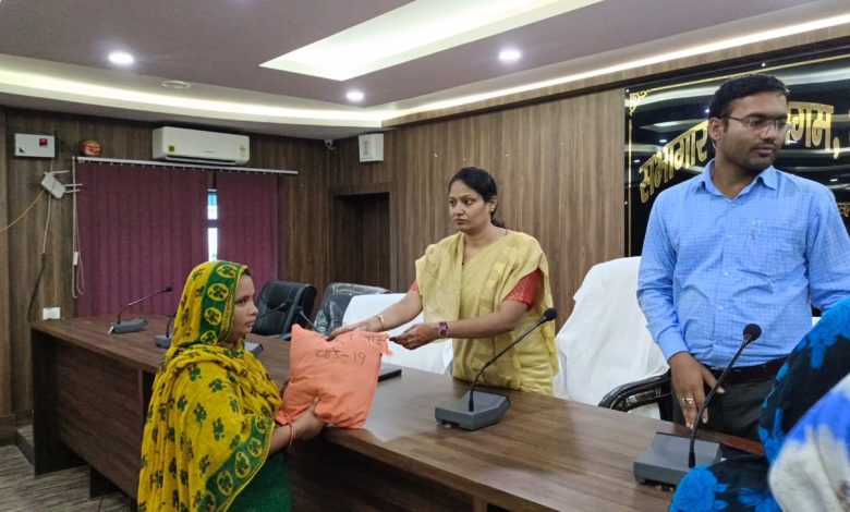 Bihar news वर्दी में नजर आएंगे बेतिया नगर निगम के सफाई कर्मचारी, सभी सफाई कर्मचारियों को मिल रही वर्दी: गरिमा