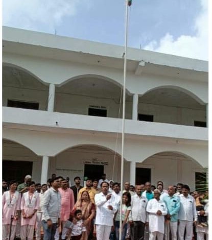 Ambedkar Nagar News-Alaapur MLA Hon'ble Tribhuvan Dutt ji did the flag hoisting in a grand manner