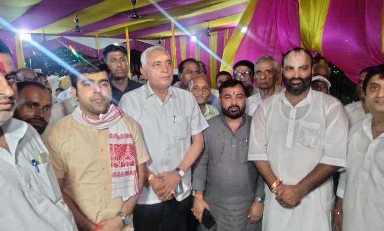 Bihar News-श्रद्धा एवं प्रेम का स्थल केंद्र है श्री सीता राम झूलनोत्सव: देवेश