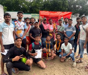 Agra News: Kabaddi competition held in the grounds of Gutila Primary School on Rakshabandhan