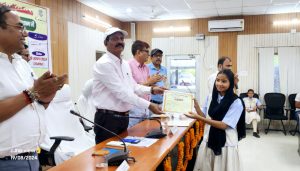 Bihar news Urdu is the language that gives the message of peace and tranquility: District Magistrate