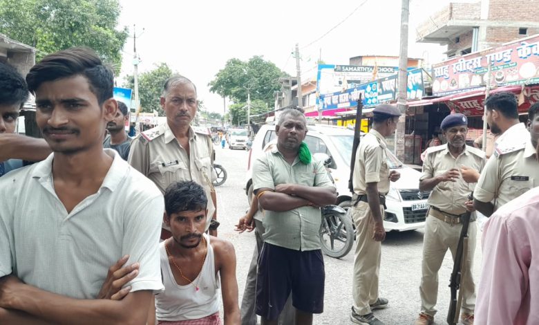 Bihar News-Bharat Bandh, supporters of bandh were not seen anywhere near Bidupur station in Hajipur Jandaha Road, but Bharat Bandh effect was not seen