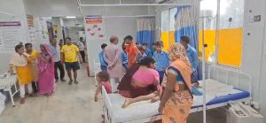 Bihar news Half a dozen children were injured when a dilapidated swing fell on them in Madhya Vidyalaya Naraipur located in Tirupati Sugar Mill