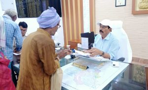 Bihar news 100 cases were heard in the District Magistrate's public court