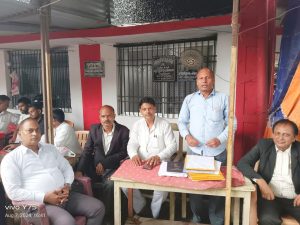 Bihar News-भारत के पड़ोसी देश बंगलादेश में उत्पन्न अस्थिरता एवं अल्पसंख्यक हिंदुओं के उपर बर्बरता की आ रही खबरों पर हाजीपुर के व्यवहार न्यायालय जिला विधिज्ञ संघ भवन मे बंगलादेश की स्थिति विषय पर गोष्ठी का आयोजन किया