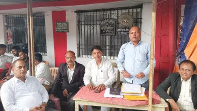 Bihar News-भारत के पड़ोसी देश बंगलादेश में उत्पन्न अस्थिरता एवं अल्पसंख्यक हिंदुओं के उपर बर्बरता की आ रही खबरों पर हाजीपुर के व्यवहार न्यायालय जिला विधिज्ञ संघ भवन मे बंगलादेश की स्थिति विषय पर गोष्ठी का आयोजन किया