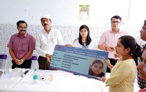 Bihar news स्टूडेंट क्रेडिट कार्ड पाकर खुशी से झूम उठे विद्यार्थी
