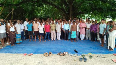 Bihar News- A condolence meeting was organized under the chairmanship of CPI-ML District Secretary Visheshwar Prasad Yadav in Shivganj village of Bahuara Panchayat on the death of elected Panchayat Samiti member of Hajipur BDC area number 29 Vijay Kumar Rai in a vehicle accident.