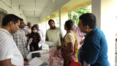 Bihar News-District Officer inspected the special camp for payment of compensation to the peasants