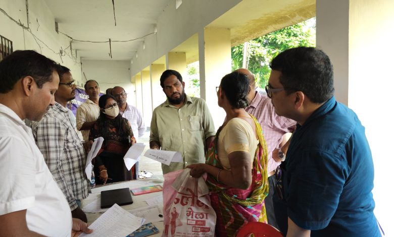Bihar News-District Officer inspected the special camp for payment of compensation to the peasants
