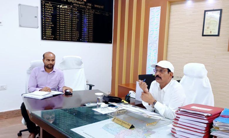 Bihar news Strict action will be taken against the PACs and millers who keep the CMR pending: District Magistrate