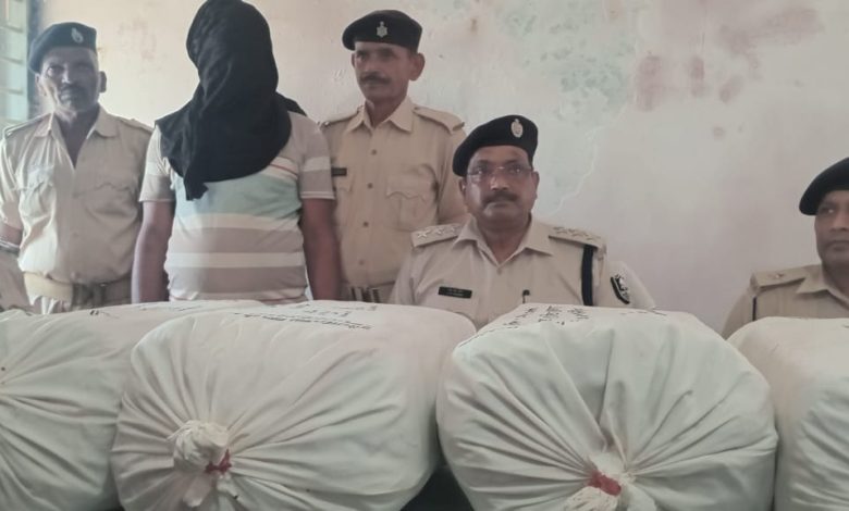 Bihar news 63 kg of ganja being smuggled in a car recovered, driver arrested
