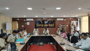 Bihar News- CO, BDO and police station should work as one unit in resolving land disputes: DM

