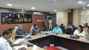 Bihar News-District Officer held a review meeting to identify land for the construction of Panchayat Government Building.