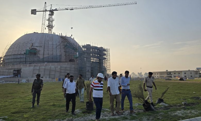 Bihar News-District Officer inspected the under construction Buddha Smriti Stupa