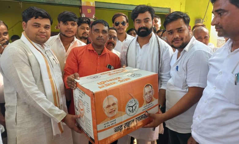 Agra News: MP's son distributed relief material in flood affected village