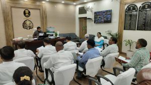 Bihar News- DM held a meeting regarding rationalization of polling centers

 