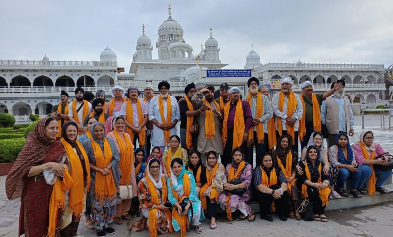 Agra News- Sangat leaves from Agra for the holy journey to Hemkund Sahib  